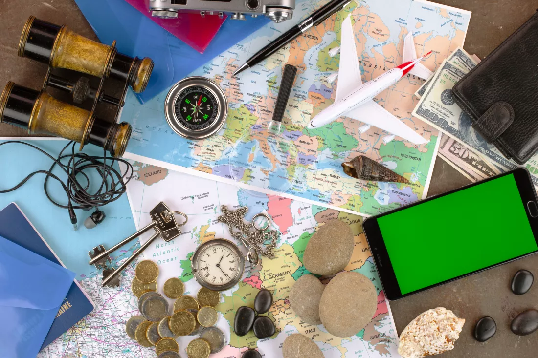 travel-items-accessories-table