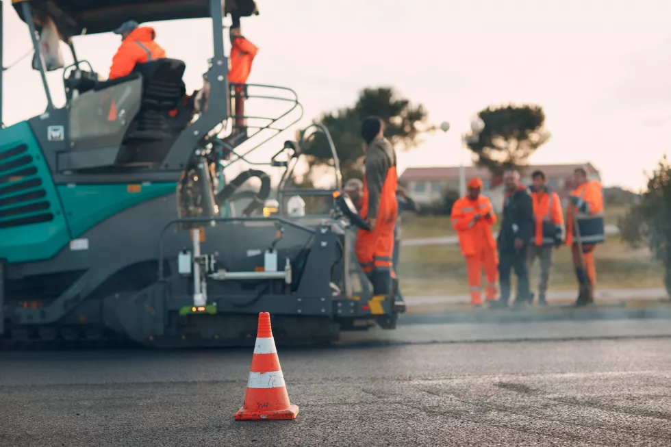 asphalt-paving-paver-machine-road-roller-new-road-construction