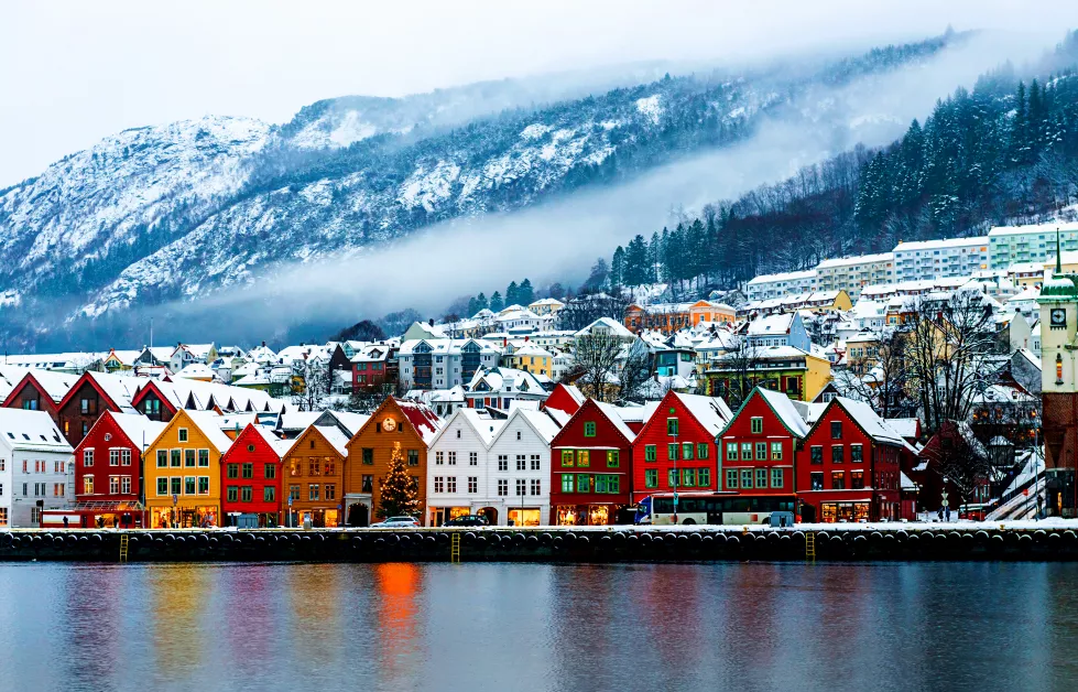 bergen-norway-view-historical-buildings-bryggen-hanseatic-wharf-bergen-norway(1)