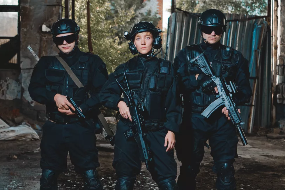 rangers-black-uniforms-with-guns