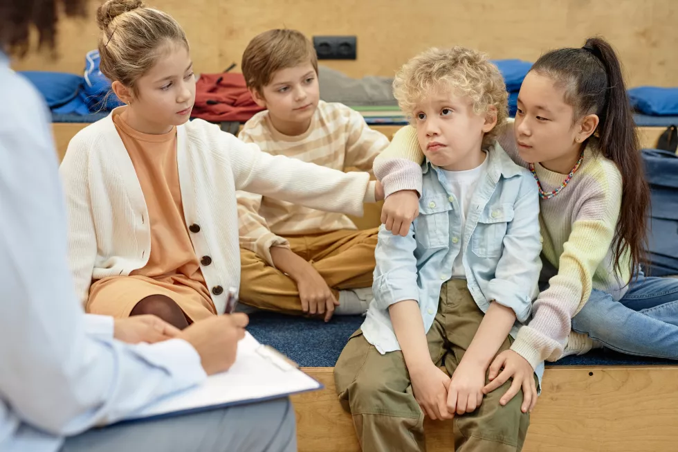support-group-meeting-with-children