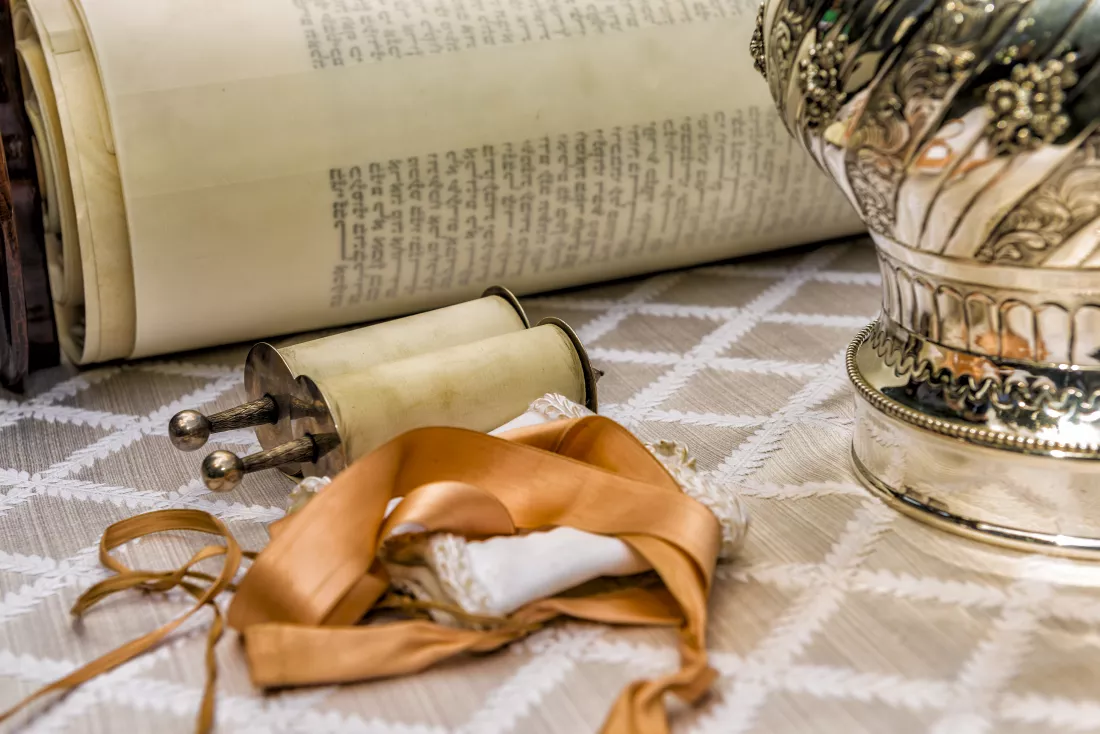 close-up-religious-offerings-table