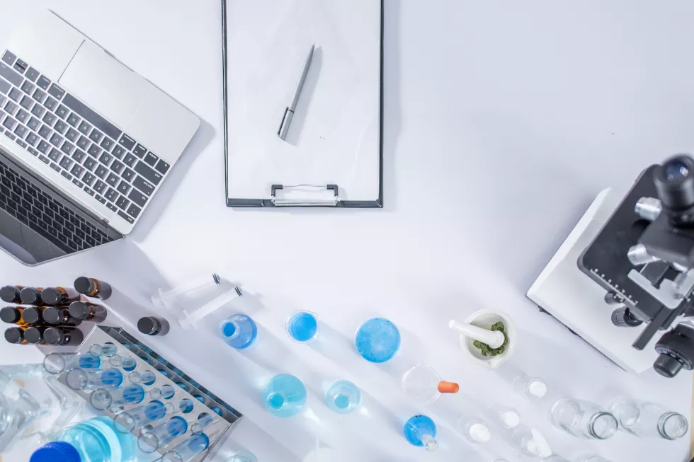 Chemia kosmetyków i farmaceutyków z elementami biznesu