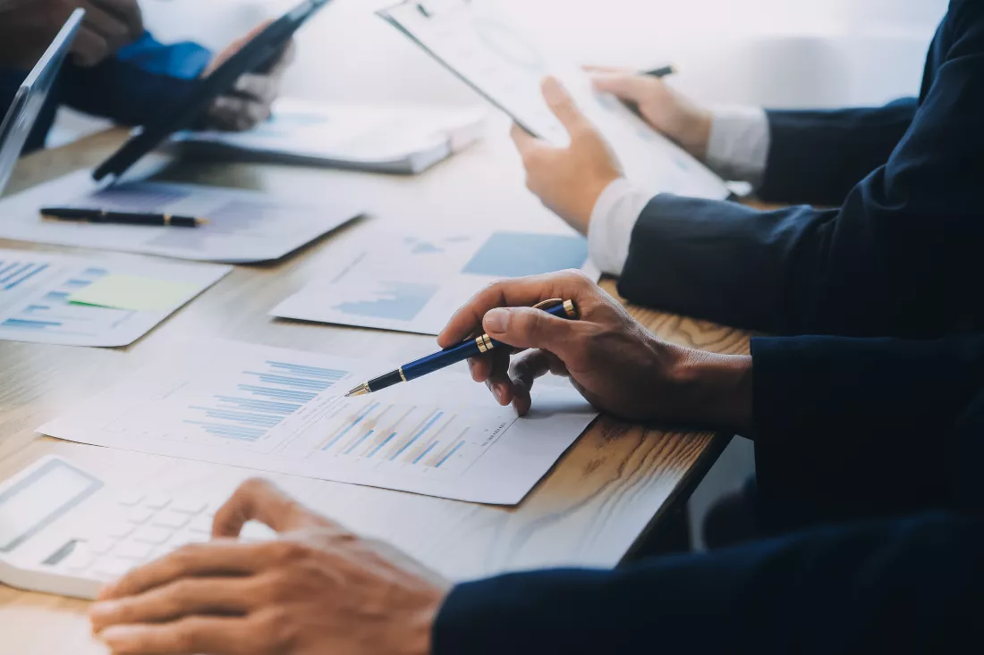 meeting-present-finance-executive-business-team-discuss-meetings-plan-work-investment-projects-analysis-strategies-discuss-financial-graphs-company-budgets-office