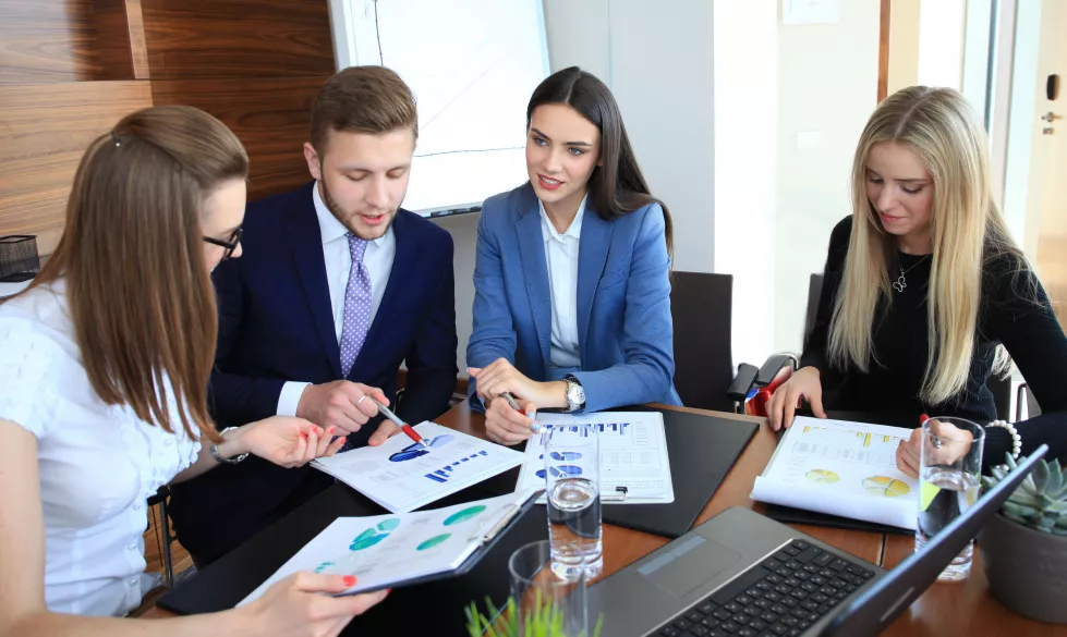 startup-business-team-meeting-modern-bright-office-interior-brainstorming-working-laptop-tablet-computer
