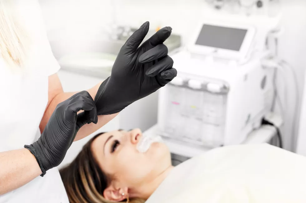 injections-lips-adjustment-lower-lip-form-injection-beauty-spa-facial-rejuvenation