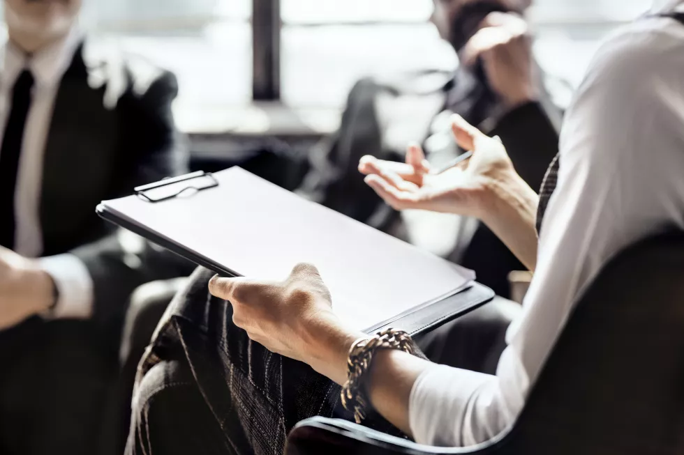 business-people-consultation-session