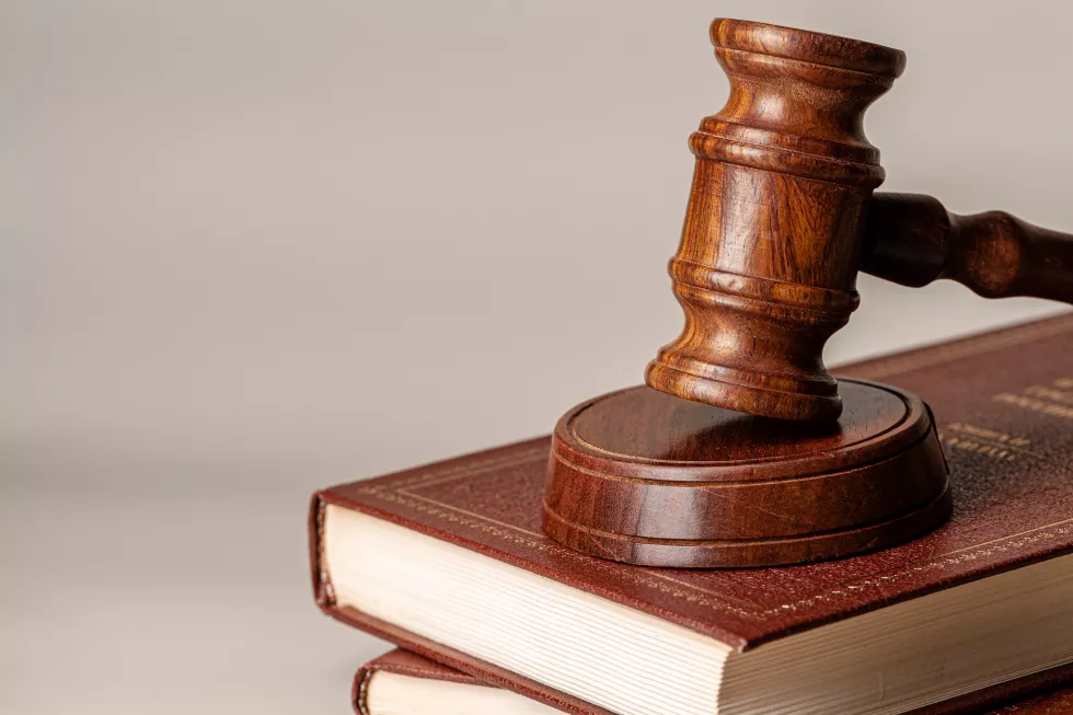judge-gavel-legal-book-close-up-table