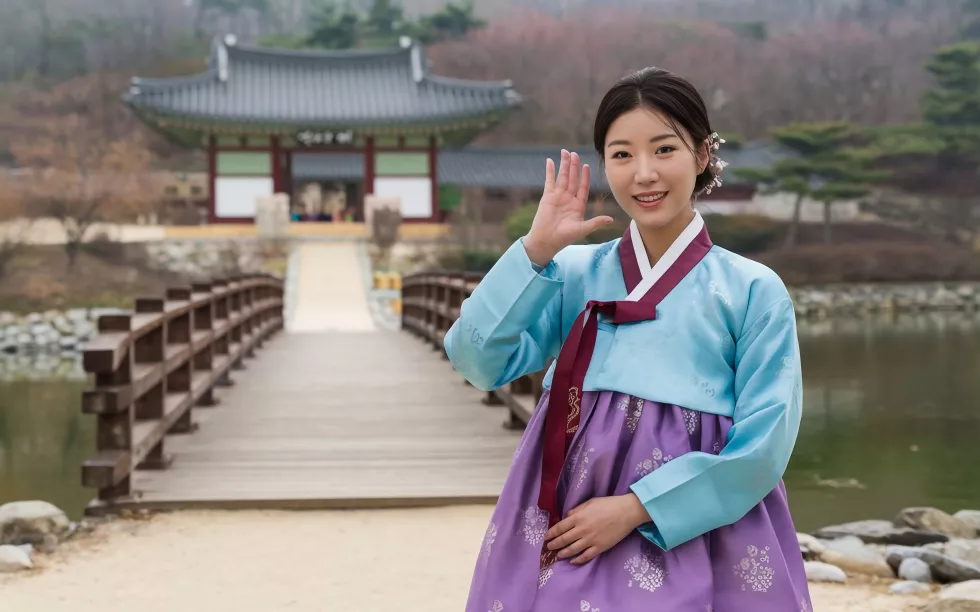 hanbok-seollal-korea-woman-fashion-hand-girl-hair-new-year-beauty-happy-smile-color-por