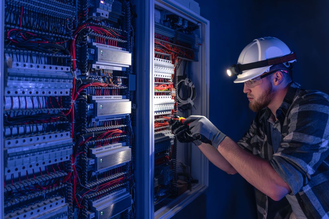 Z prądem przyszłości – elektrotechnika w praktyce inżyniera