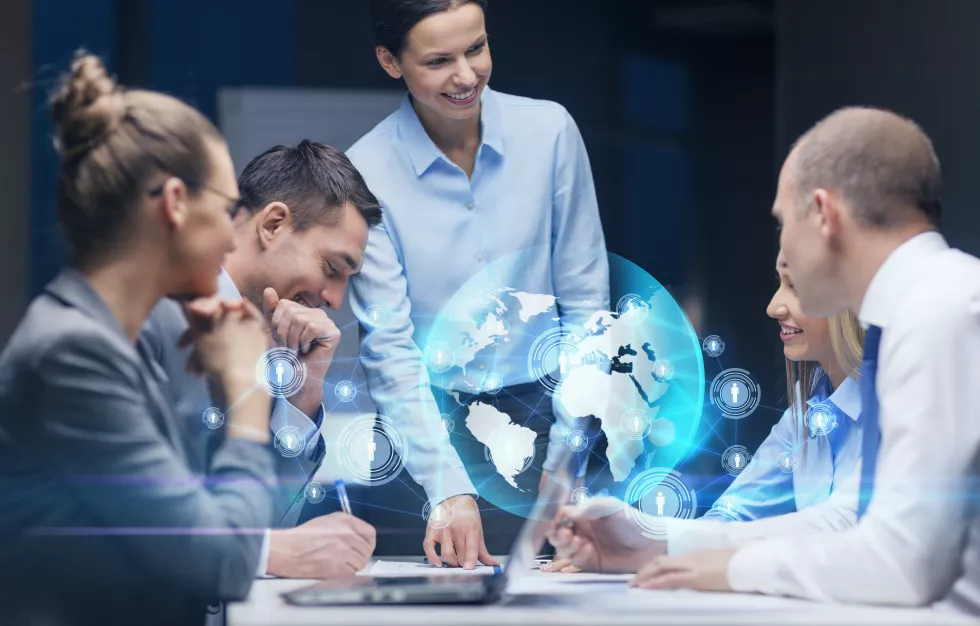 global-business-technology-management-connection-people-concept-smiling-female-boss-talking-business-team-office