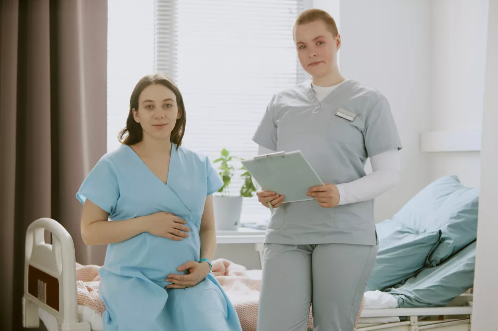 patient-nurse-posing-photo