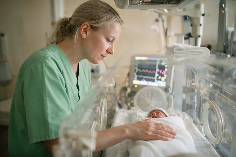 polozna-specjalista-pielegniarstwa-neonatologicznego