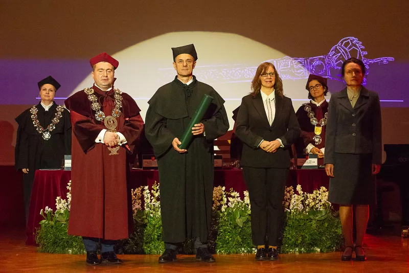 aab76c58188330fe8ab32846a518441a