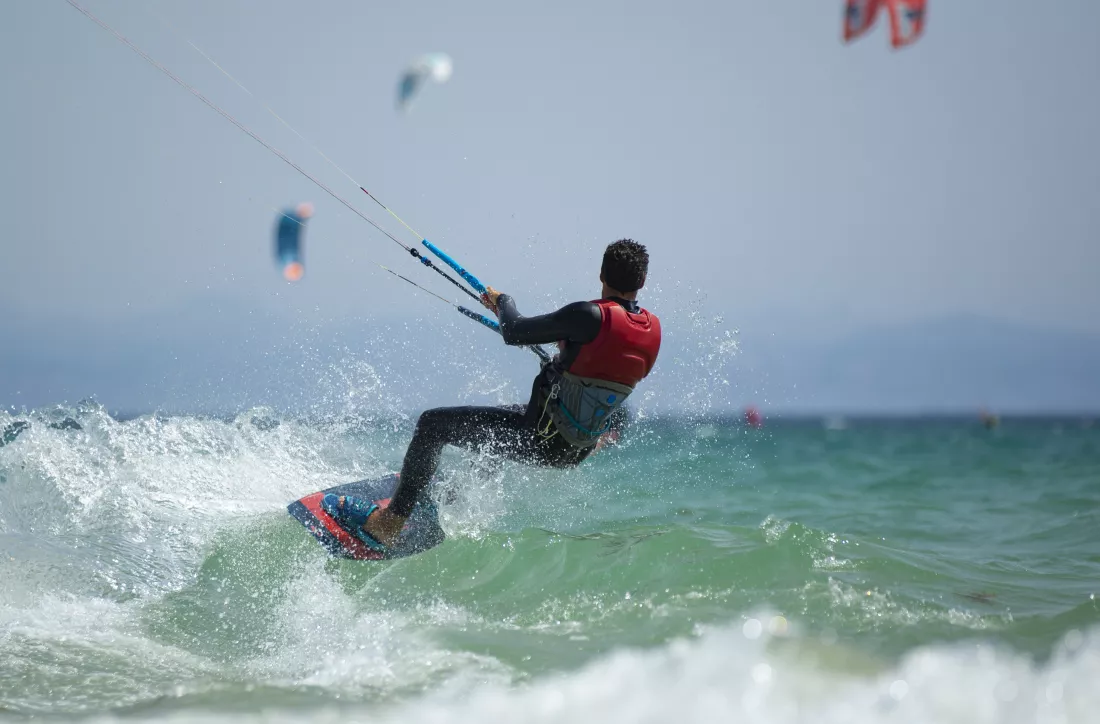 Żeglarstwo deskowe (windsurfing i kiteboardingv