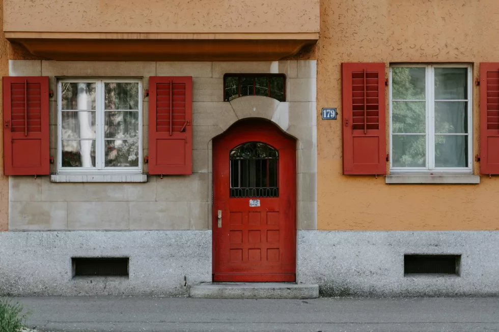 claudio-schwarz-LJS_tx4lKis-unsplash