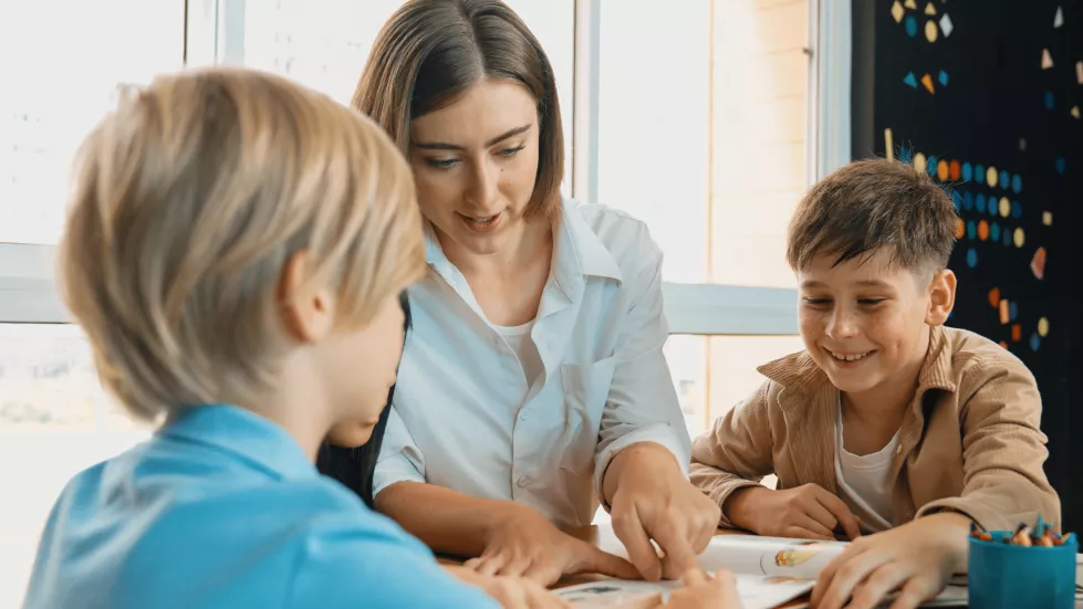 professional-caucasian-teacher-telling-story-diverse-student-erudition