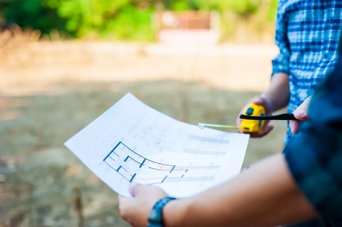 contractors-discuss-land-improvement-planning-construction