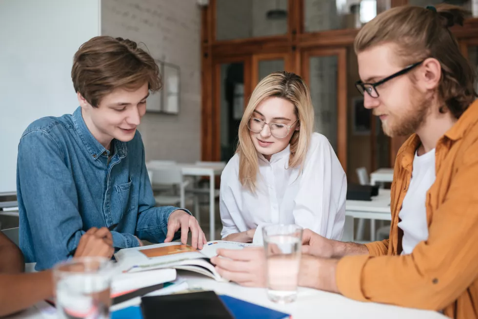 Administracja - specjalność menedżerska test 2st