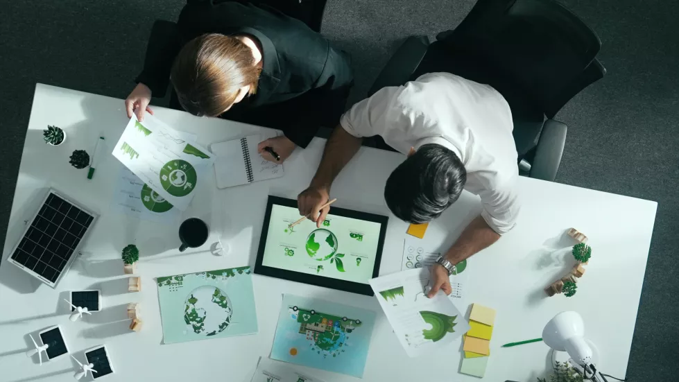 top-down-view-business-man-present-sustainable-idea-manager-alimentation