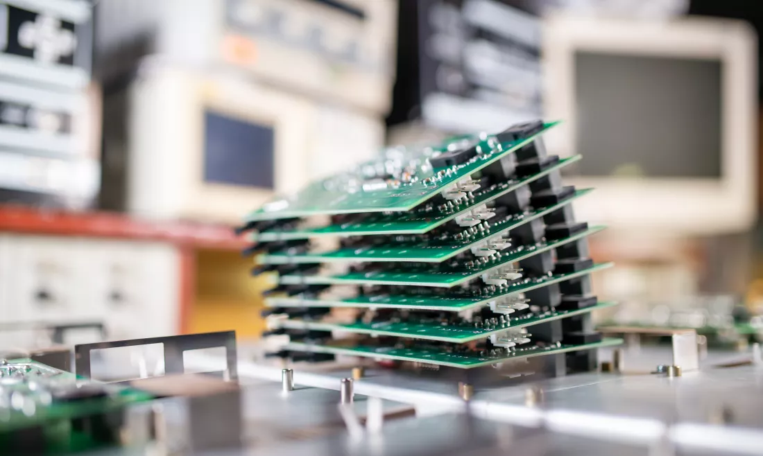 close-up-green-computer-microcircuits